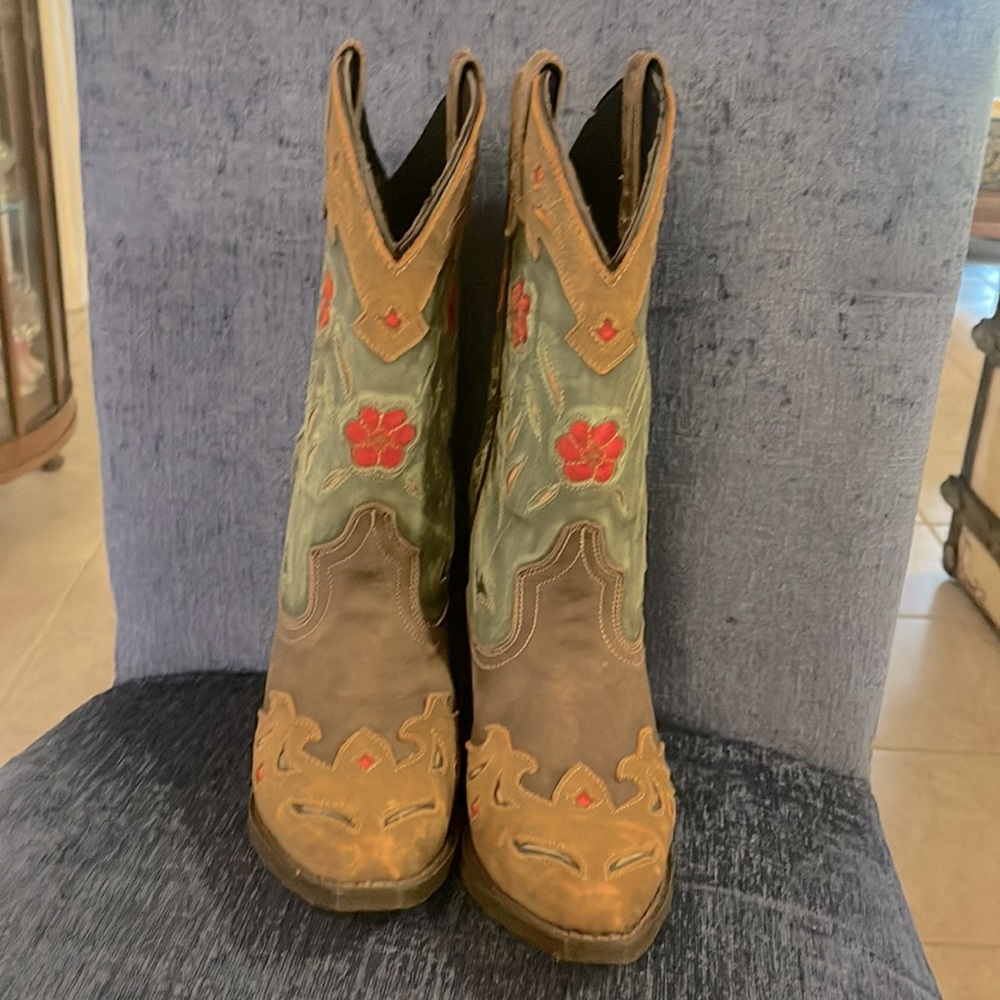 Laredo ladies cowboy boots